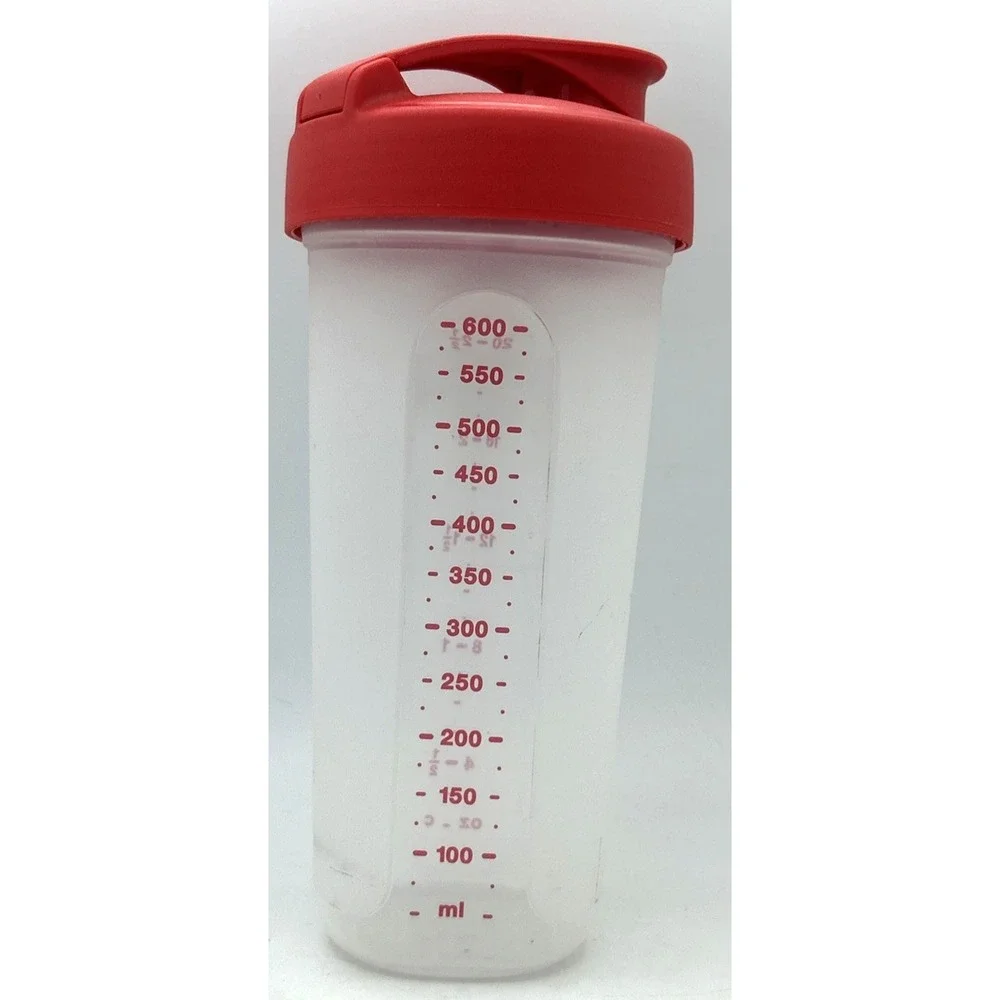 Tupperware Red Quik Shake Container 600ml (20oz) with blender disk